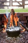 6qt. Lodge Logic Camp Dutch Oven im Detail-Check