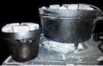 Dutch Oven Set Gusseisen in Holzkiste achtteilig im Detail-Check